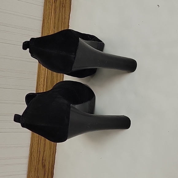 Carlo Pazolini black heeled suede bootie Euro sz 37 (US 7). - Picture 4 of 7